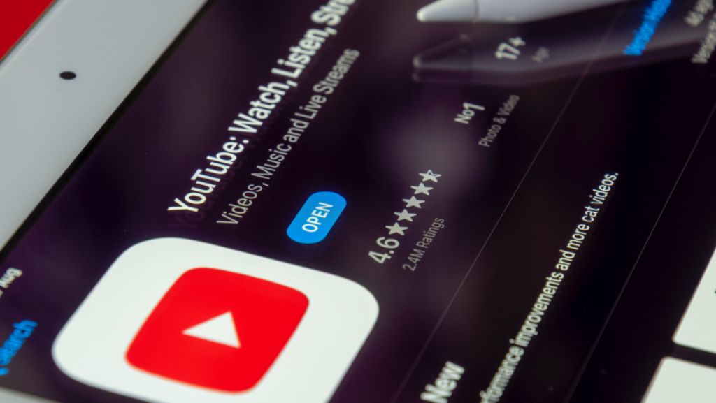 how to download YouTube without Play Store